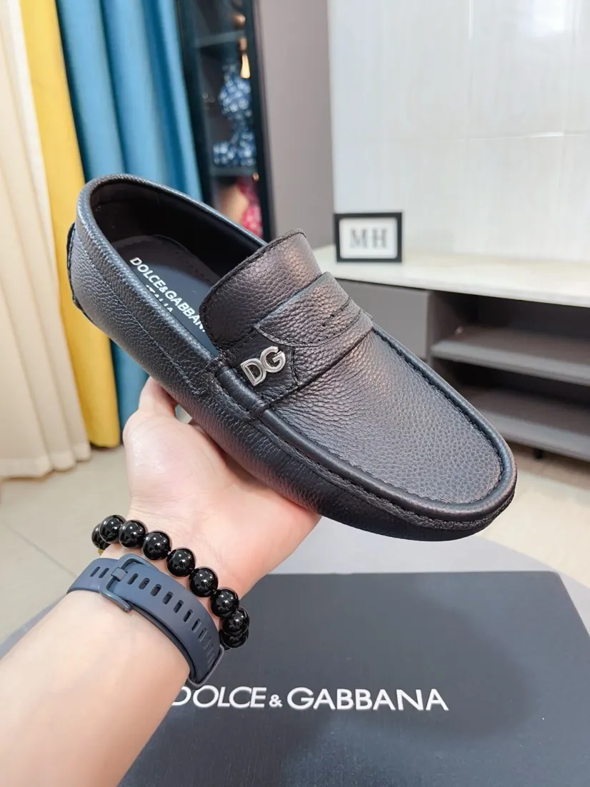 Men's men's shoes💰458🌸🌸[Dolce&Gabbana] DG new men's fashionable casual slip-on shoes Peas shoes🇨🇳Official website original 1:1 mold opening, original order quality 💯Fine workmanship, high-end luxury☘The first layer is made of imported Italian cowhide🌴The first layer of sheepskin lining🍓Rubber wear-resistant and non-slip outsole, comfortable to wear🍍Versatile style, the first choice for high-class men🍉Black available! Code number 38-44